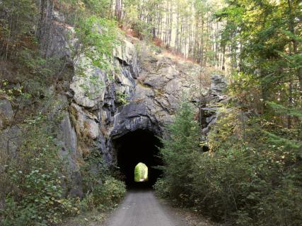 Bild 10 zur Urlaubsidee »Kanada Kettle Valley Eisenbahn - Eine abenteuerliche Radtour über ehemalige Eisenbahnstrecken im Südwesten Kanadas.«
