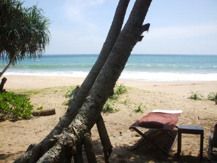 Bild 8 zur Urlaubsidee »Traumhafte Bungalows direkt am langen Sandstrand von Rekawa«