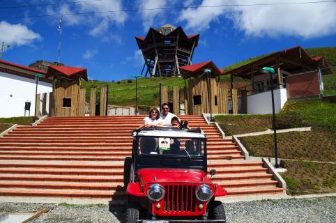 Bild 1 zur Urlaubsidee »Willys-Jeeptour durch das Quindío, inkl. Kaffeeprozess«