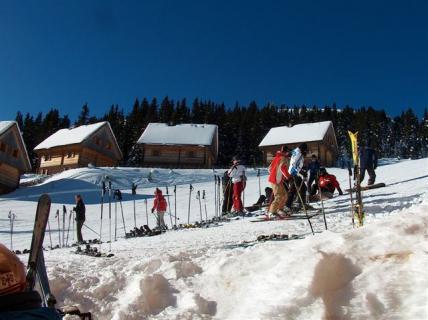 Bild 4 zur Urlaubsidee »Skiurlaub auf der Almhütte – Die Winterdestination für Singles & Alleinreisende!«