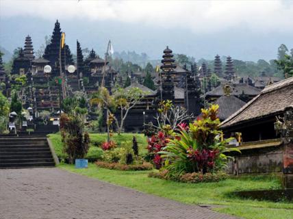 Bild 4 zur Urlaubsidee »Spirituelle Reise nach Bali - Besuch der Palmblattbibliothek, Heilzeremonien und Rituale an Kraftplätzen «