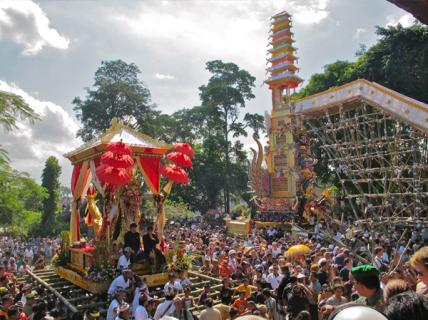 Bild 7 zur Urlaubsidee »Spirituelle Reise nach Bali - Besuch der Palmblattbibliothek, Heilzeremonien und Rituale an Kraftplätzen «