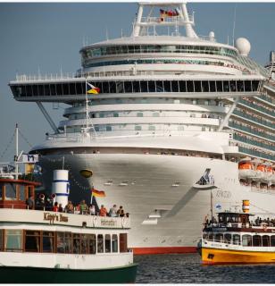 Bild 7 zur Urlaubsidee »Die maritimsten Ereignisse des Jahres live erleben«