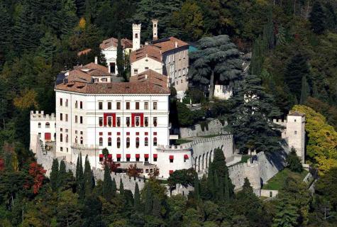 Bild 1 zur Urlaubsidee »Schlosshotel CastelBrando bei Venedig: Familie, Business, Heiraten - ein Traum!«