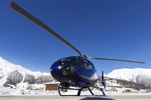 Bild 1 zur Urlaubsidee »Deine Maientour der Extraklasse - Rundflug Schweiz für die ganze Familie«