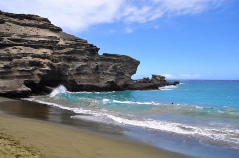 Bild 7 zur Urlaubsidee »Hawaii - Magischer Abenteuerspielplatz der Götter, Delfine und WaleHawaii – eine besondere Reise zu einzigartigen Naturschönheiten Lassen Sie sich verzaubern vom Aloha-Spirit der hawaiianischen Inseln: Glasklares Wasser mit einer reichen und bunten Unterw«