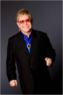 Bild 2 zur Urlaubsidee »Letzte Karten für das einzige Elton-John-Konzert in Italien im Gourmetort Barolo«