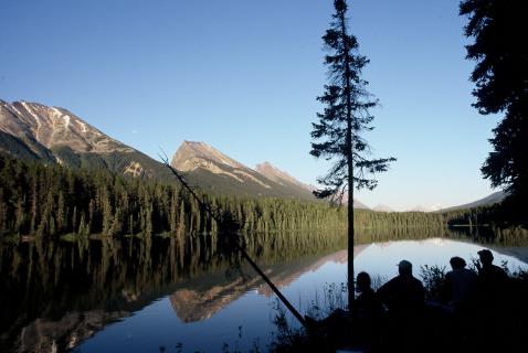 Bild 1 zur Urlaubsidee »Kanada Rocky Mountains - vorbei an türkis-farbenen Seen, tosenden Wasserfällen und mächtigen Gletschern«