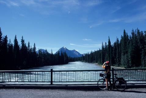 Bild 11 zur Urlaubsidee »Kanada Rocky Mountains - vorbei an türkis-farbenen Seen, tosenden Wasserfällen und mächtigen Gletschern«