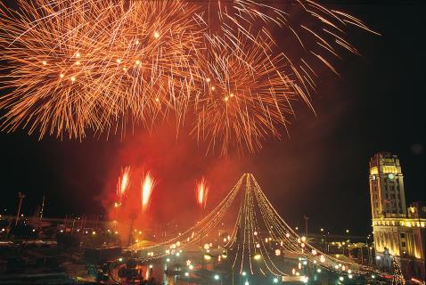 Bild 1 zur Urlaubsidee »Zum Jahreswechsel im ewigen Frühling von Teneriffa: Kostenloses Open Air Weihnachtskonzert und internationale Künstler«
