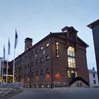 Bild 1 zur Urlaubsidee »Gefängnis- und Zelthotel, Leuchttürme, Baumhäuser und Glas-Iglus – Ungewöhnliche Unterkünfte in Finnland und Schweden mit Suomi Travel«