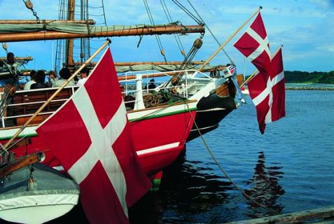 Bild 2 zur Urlaubsidee »Kieler Woche  3 Tage auf dem Single-Segelschiff mit dabei sein!«