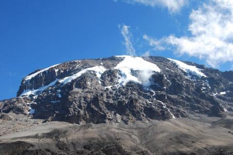 Bild 2 zur Urlaubsidee »Auf den Gipfel des Kilimanjaro & Safari – Eine Singlereise nach Afrika!«