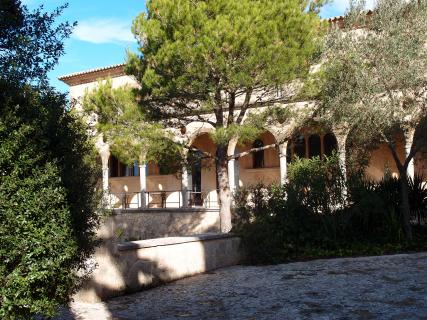 Bild 3 zur Urlaubsidee »Yoga-Reise – Im Kloster Randa auf Mallorca zurück zu innerer Gelassenheit! «