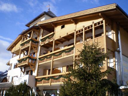 Bild 1 zur Urlaubsidee »Skisafari in den Dolomiten 2011«