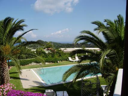 Bild 2 zur Urlaubsidee »Einmal (fast) Ischitaner sein und ein Appartment auf Ischia bewohnen«