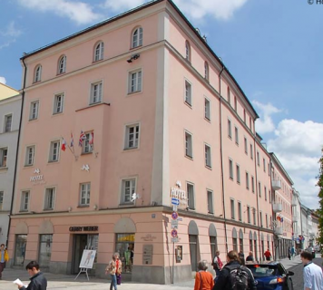 Bild 1 zur Urlaubsidee »Hotel Weisser Hase in Passau freut sich über Auszeichnungen«