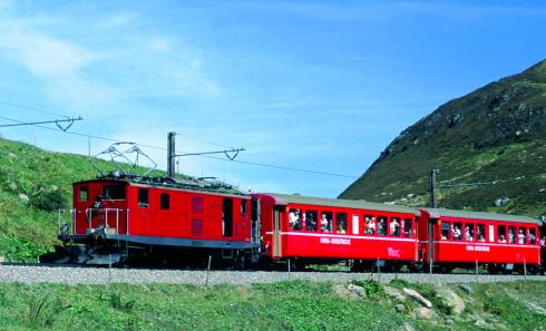 Bild 1 zur Urlaubsidee »Neu: Im Swiss-Alps-Classic-Express durch die Schweiz - auf den Spuren des früheren Glacier-Express«