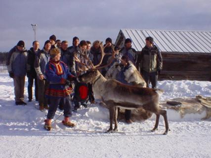 Bild 1 zur Urlaubsidee »Rentier-Rennen, Snowboarding und Ski-Event mit Lappland Klub Levi und Suomi Travel «
