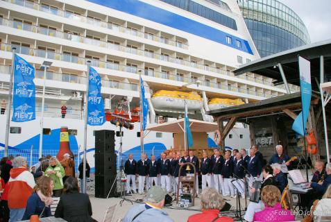 Bild 2 zur Urlaubsidee »Die maritimsten Ereignisse des Jahres live erleben«