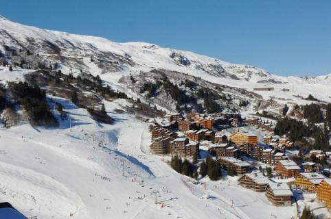 Bild 1 zur Urlaubsidee »Wintervergnügen XXL im größten Skigebiet der Welt «