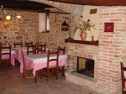 Bild 3 zur Urlaubsidee »Erleben Sie Italien mit allen Sinnen! Kochen & Genießen auf einem Landgut in den Marken.«