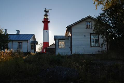 Bild 3 zur Urlaubsidee »Gefängnis- und Zelthotel, Leuchttürme, Baumhäuser und Glas-Iglus – Ungewöhnliche Unterkünfte in Finnland und Schweden mit Suomi Travel«