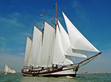Bild 1 zur Urlaubsidee »IJsselmeer – Single-Segeltörn auf 3-Master über Himmelfahrt«