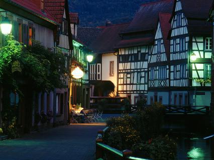 Bild 2 zur Urlaubsidee »Geschichte trifft Gegenwart an der Südlichen Weinstrasse in Bayern«