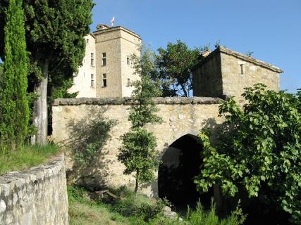 Bild 1 zur Urlaubsidee »Mittelalterliches Flair auf einer romantischen Templerburg in Südfrankreich«