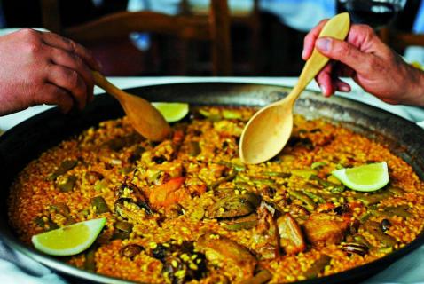Bild 1 zur Urlaubsidee »Welt-Reiskongress und viele Gourmet-Veranstaltungen: Eine Woche ganz im Zeichen der Paella«