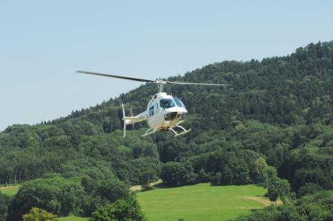 Bild 2 zur Urlaubsidee »Deine Maientour der Extraklasse - Rundflug Schweiz für die ganze Familie«