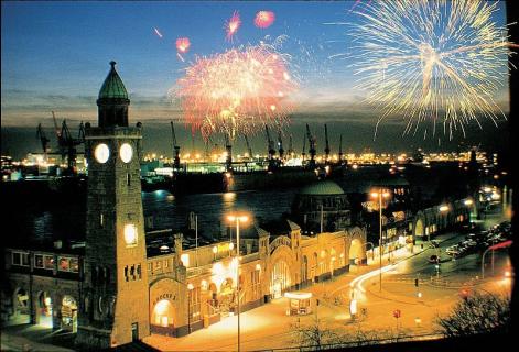 Bild 1 zur Urlaubsidee »Silvester in Hamburg für Singles und Alleinreisende«