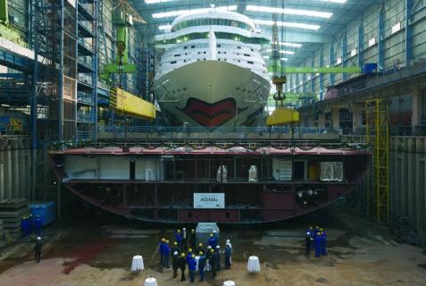 Bild 1 zur Urlaubsidee »Ab Hamburg: Nostalgiefahrt zur Meyer-Werft nach Papenburg«
