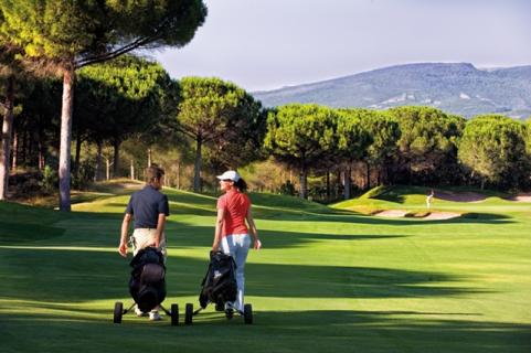 Bild 1 zur Urlaubsidee »Sardinien für Singles mit „unlimited“ Golf & Wellness im Luxus Golf-Resort!«